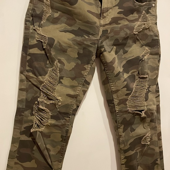 Zara Ripped Camo Skinny Jeans - Picture 4 of 7